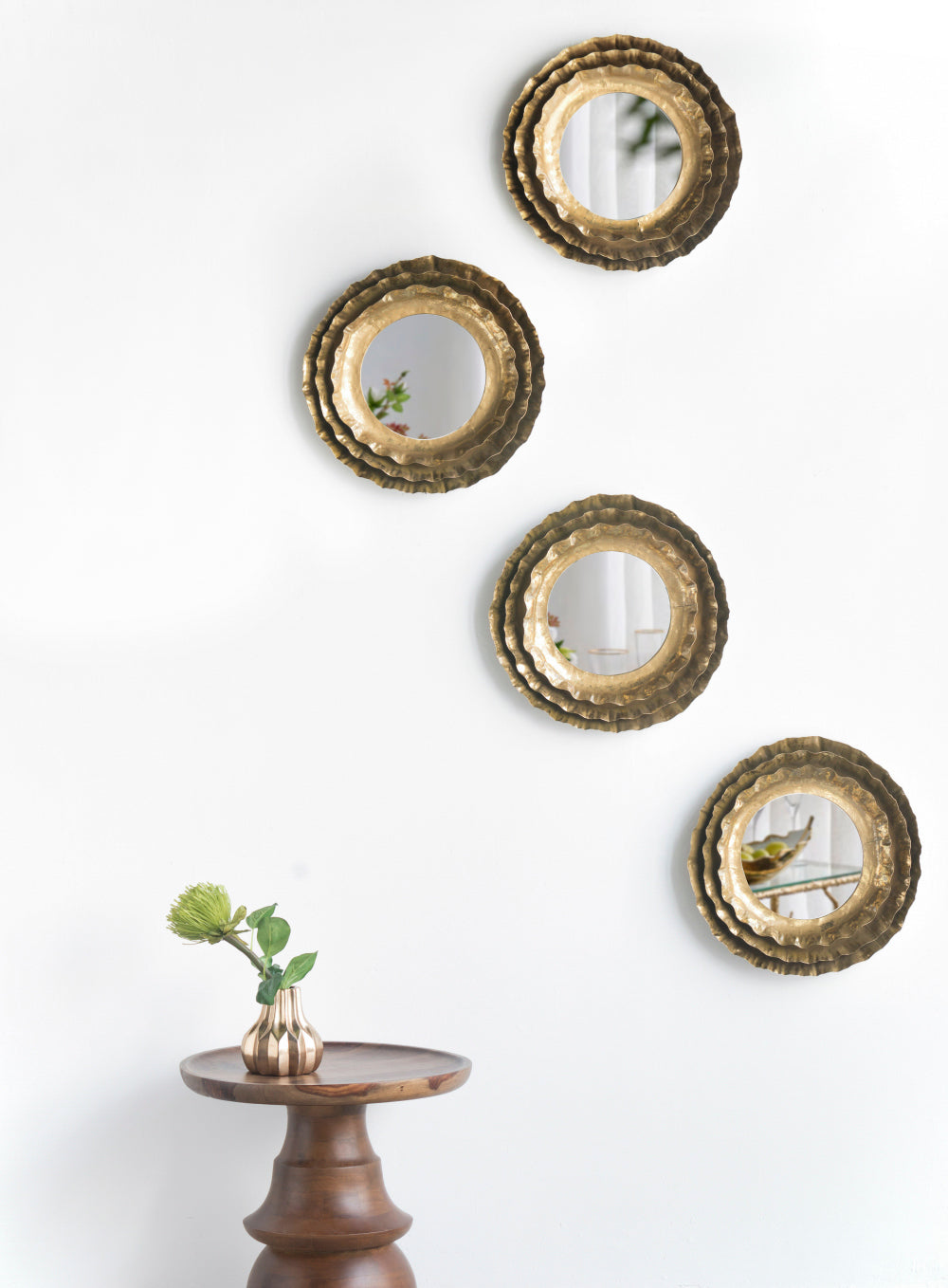 16" Round Wall Mirror with Gold Metal Frame, Mid-Century Modern Accent Mirror for Living Room