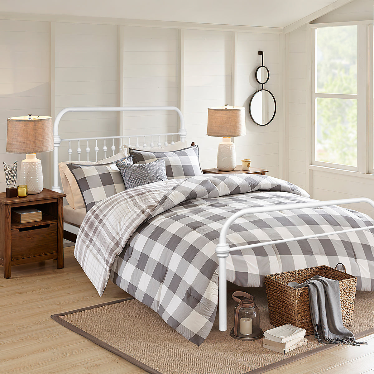 86.4" L X 59.6" W X 44"H Metal Bed Frame Queen Size Standerd Bed Frame - WHITE