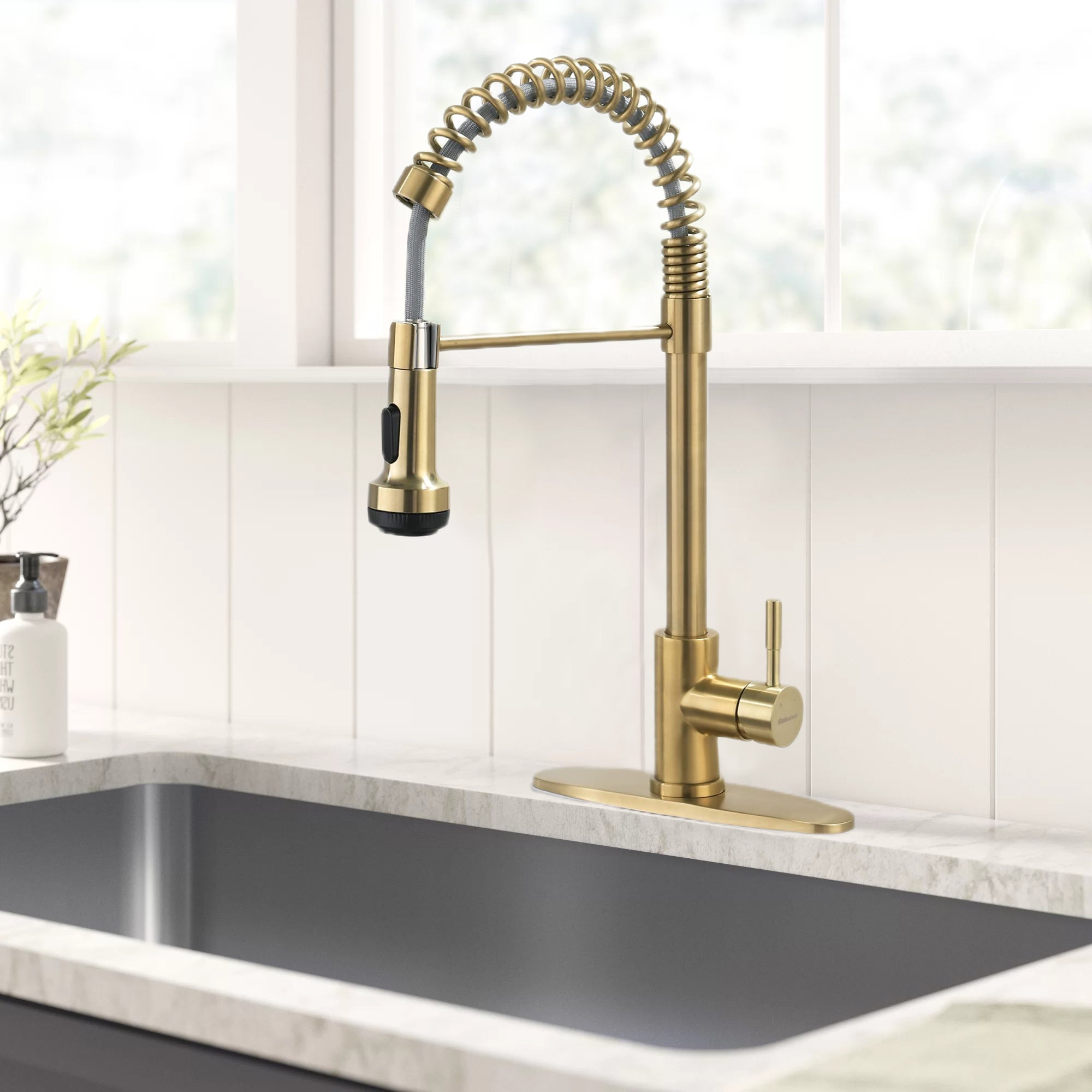 Kitchen Faucet with 4 Mode Pull Down Sprayer Brushed Gold