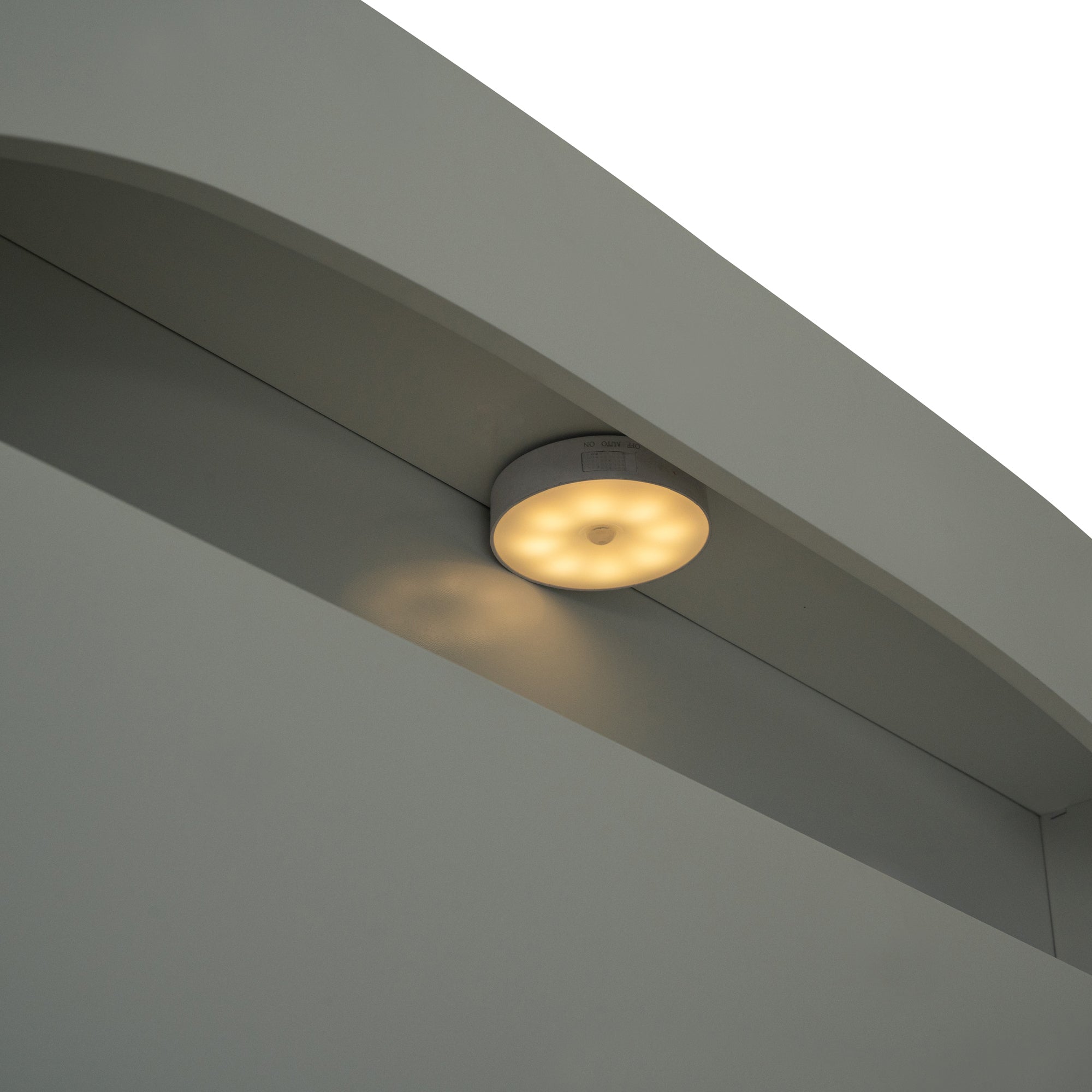 Full Size Wood Platform Bed with Bear-shaped Headboard,Bed with Motion Activated Night Lights,White