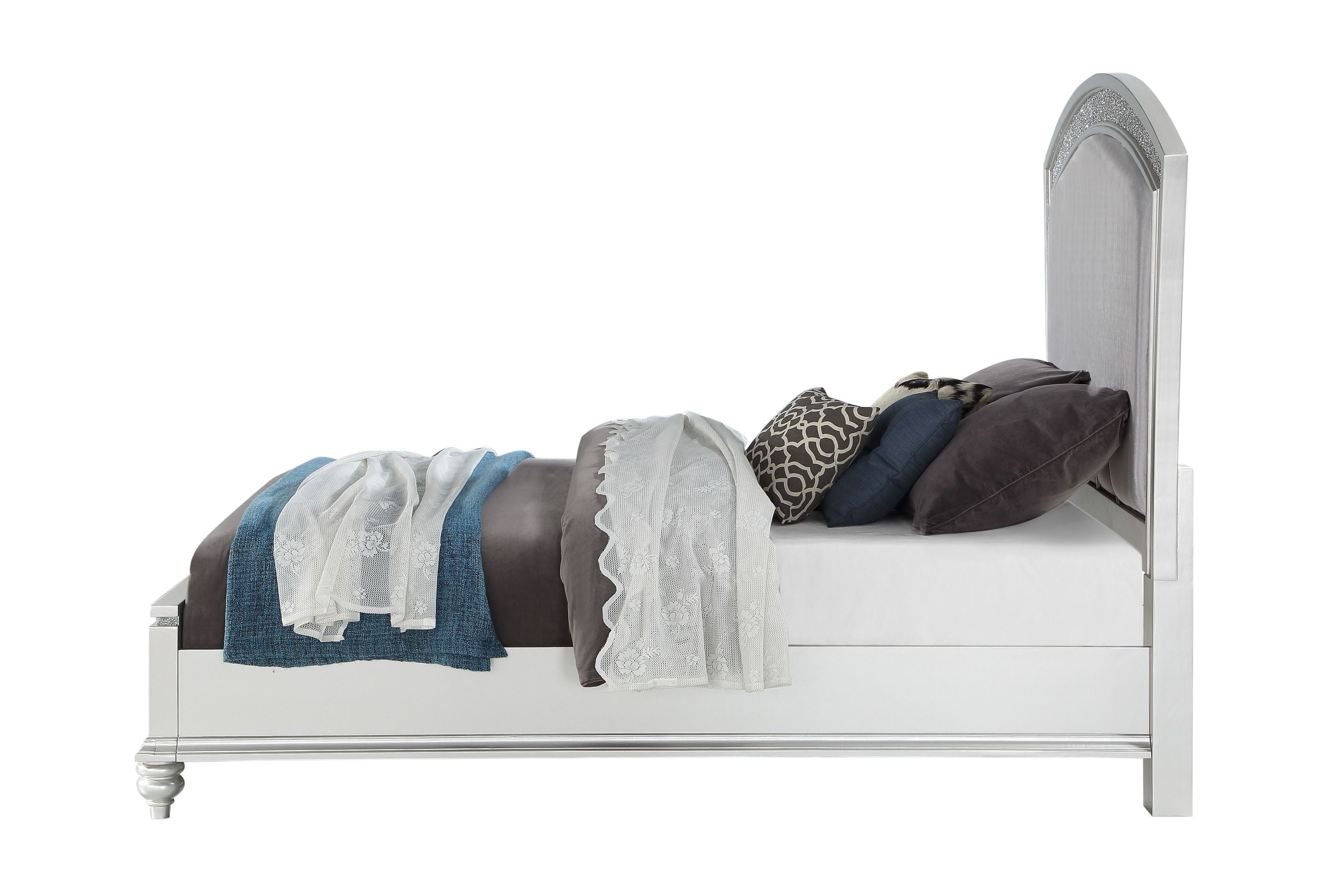 Maverick Queen Bed, Fabric & Platinum (1Set/3Ctn) 21800Q