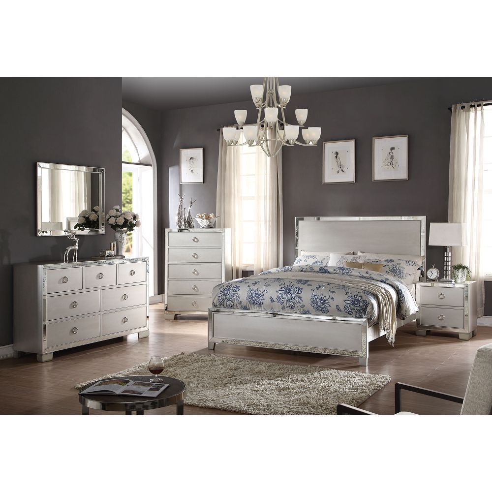 Voeville II Eastern King Bed in Platinum 24837EK