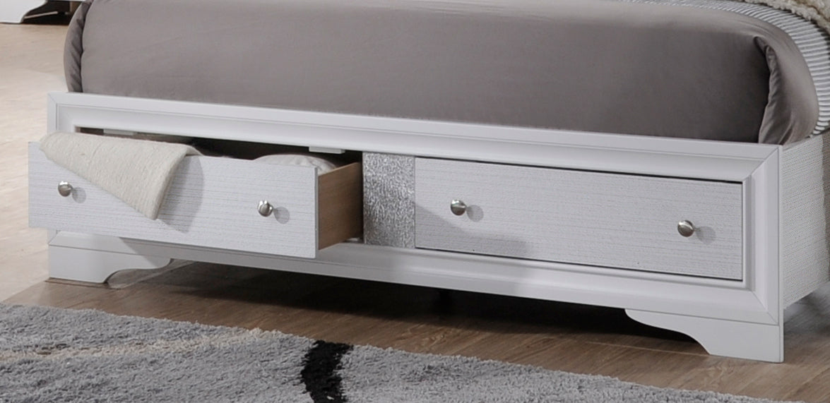Traditional Matrix Queen Size Storage Bed in White made with Wood