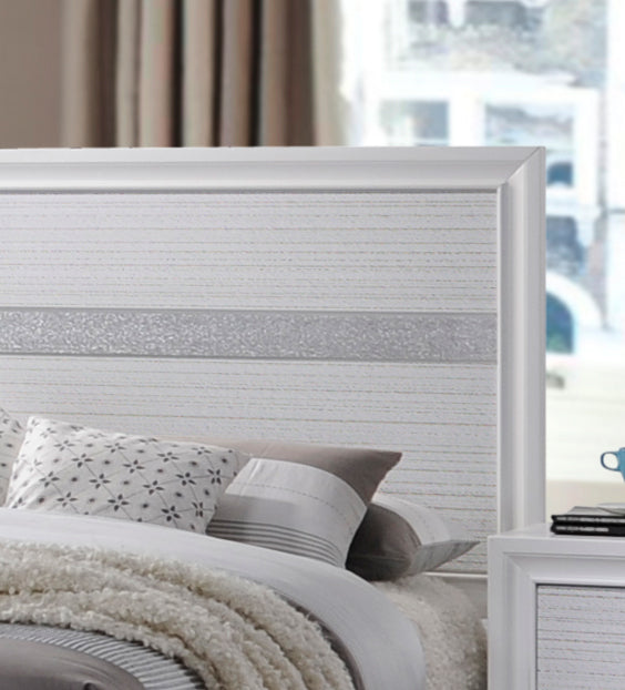 Traditional Matrix Queen Size Storage Bed in White made with Wood
