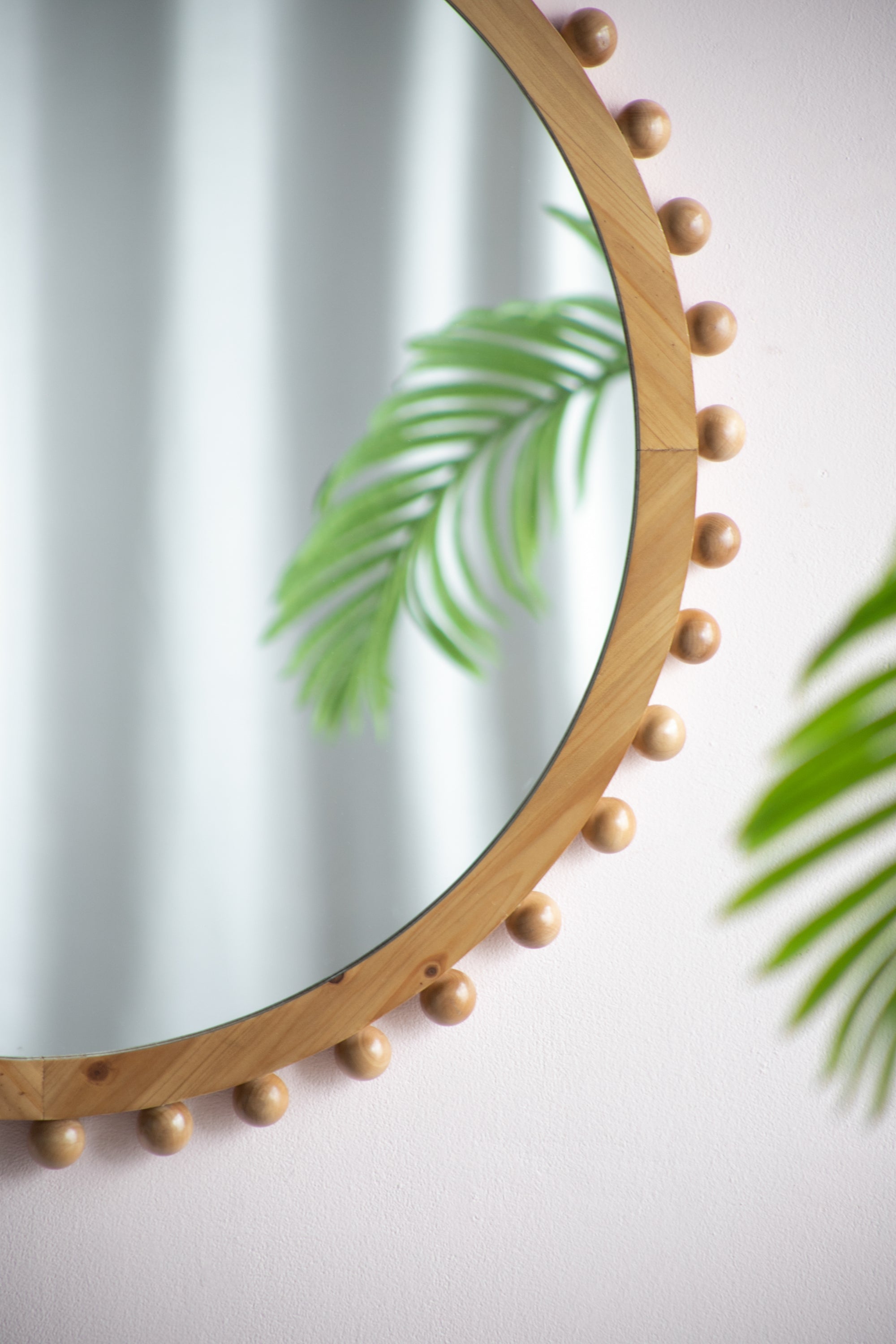 D34" Wood Round Mirror with Beaded Frame, Circle Wall Mirror for Living Room Bedroom Entryway