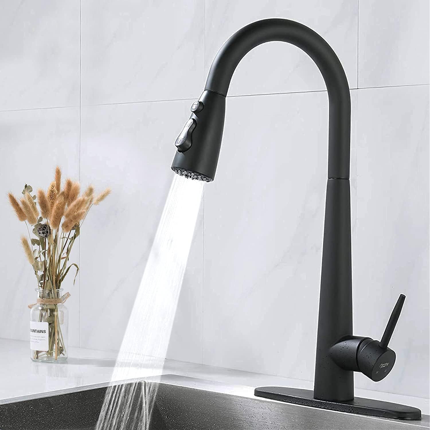 Single Handle Pull Down Sprayer Kitchen Faucet with 3 Modes in Matte Black