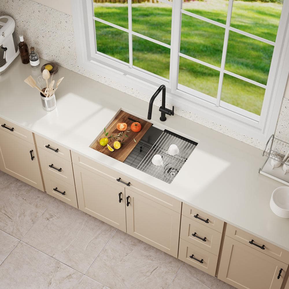 18 Gauge Stainless Steel Kitchen Sink with 5 Accessories